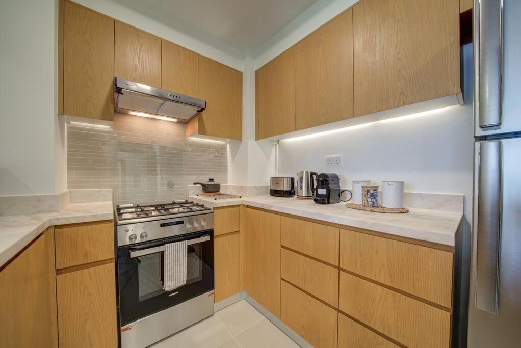 Burj Khalifa View - 2Br And Maid - Downtown Appartement Dubai Buitenkant foto