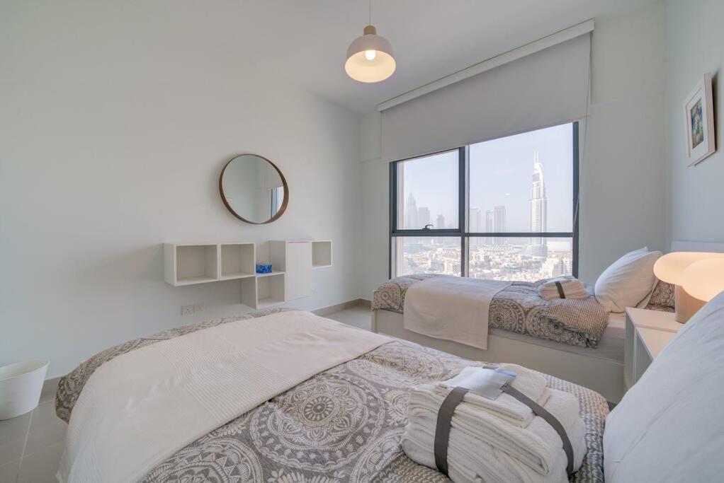 Burj Khalifa View - 2Br And Maid - Downtown Appartement Dubai Buitenkant foto