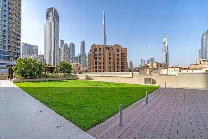 Burj Khalifa View - 2Br And Maid - Downtown Appartement Dubai Buitenkant foto